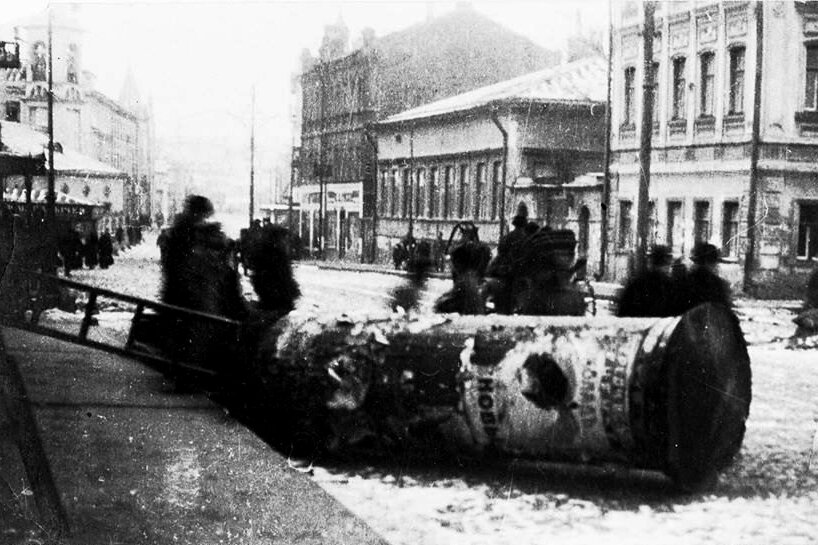 Революция на Остоженке. Баррикады. Фото 1917 год 
