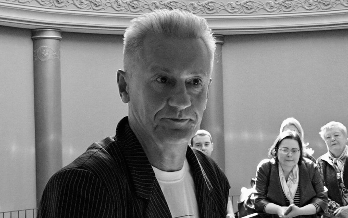 Олег Меньшиков