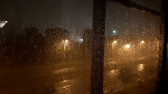Дождь за окном
