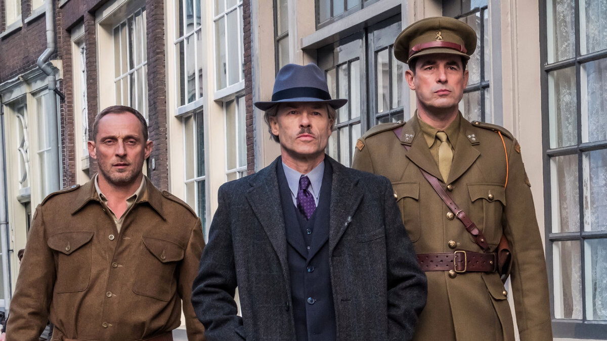 Кадр из фильма  "Последний Вермеер " (США, 2019)