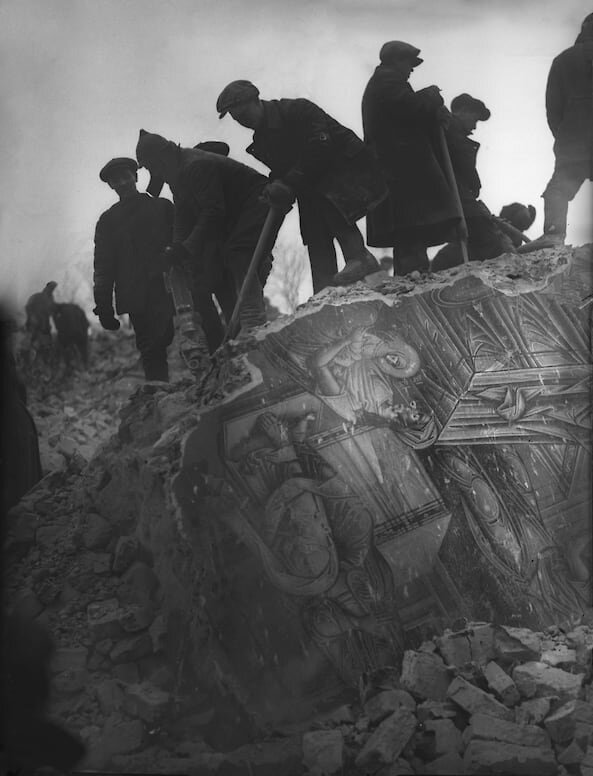 Снос Симонова монастыря. Москва, 1927 год
Фото: Семен Фридлянд / Фотоархив журнала «Огонёк» / Коммерсантъ