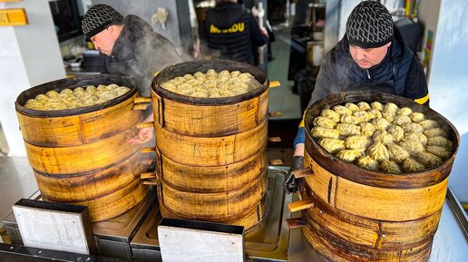 Вкусная Уличная Еда Приготовленная В Бамбуковой Миске | Сочное Блюдо Из Теста