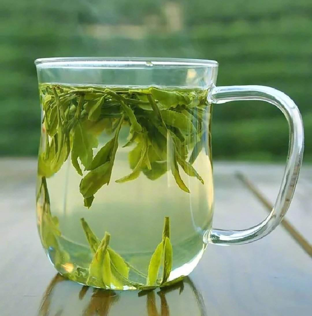 Зеленый чай ч. Зеленый чай Green Tea. Чай Лунцзин заварка. Чашка зеленого чая. Зеленый чай фото.