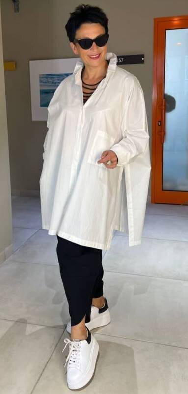 Белая рубашка оверсайз