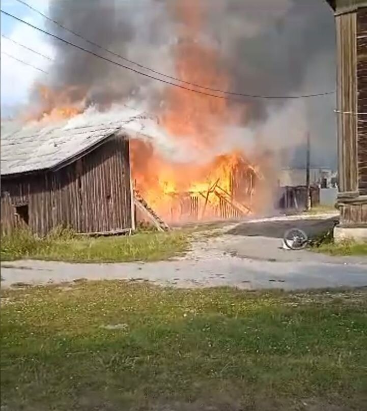    Пожар В Североуральске Свердловской области Кадр из видео