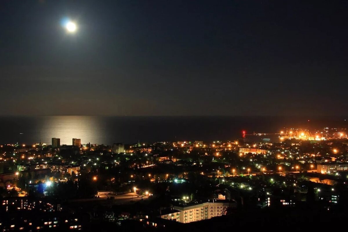 Феодосия ночью