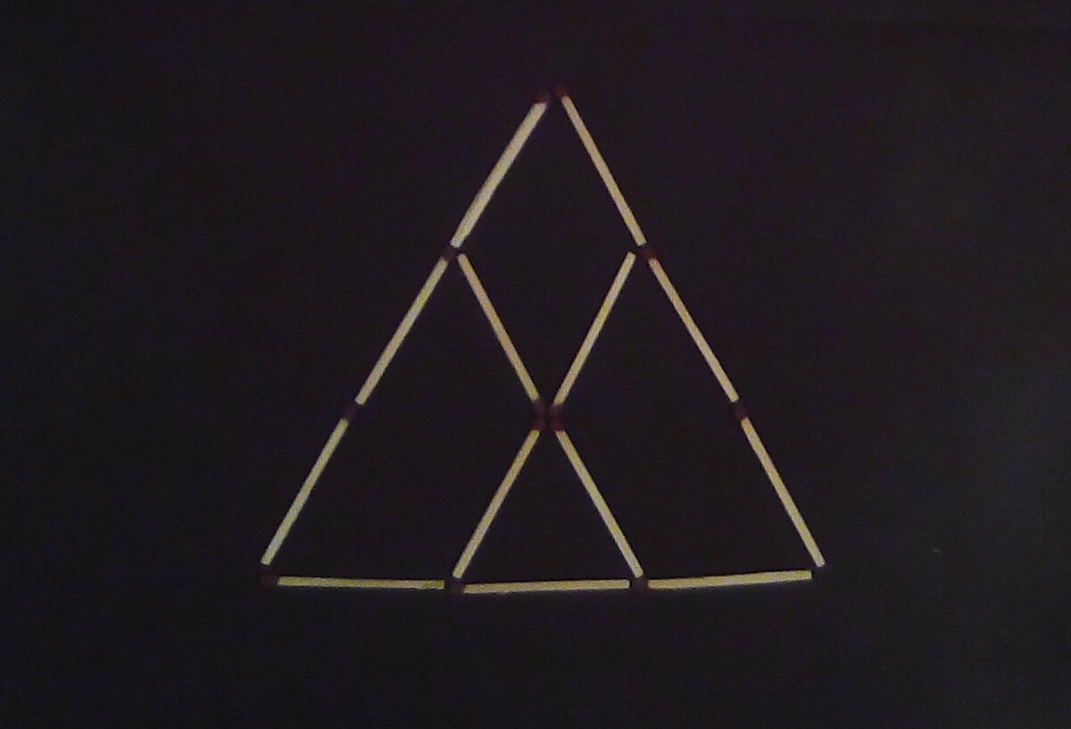 Добавить 4 спички чтобы получилось 4 квадрата. Спички уровень 20 ответы. Передвиньте спички. Добавить 4 спички. Добавить две спички.