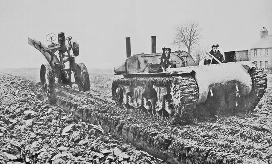 Послевоенный образец. Танку, поучаствовавшему в победе, пришлось поработать и над новым миром. Над этим M4A1 не стали заморачиваться, просто срезав не него верхнюю часть корпуса.