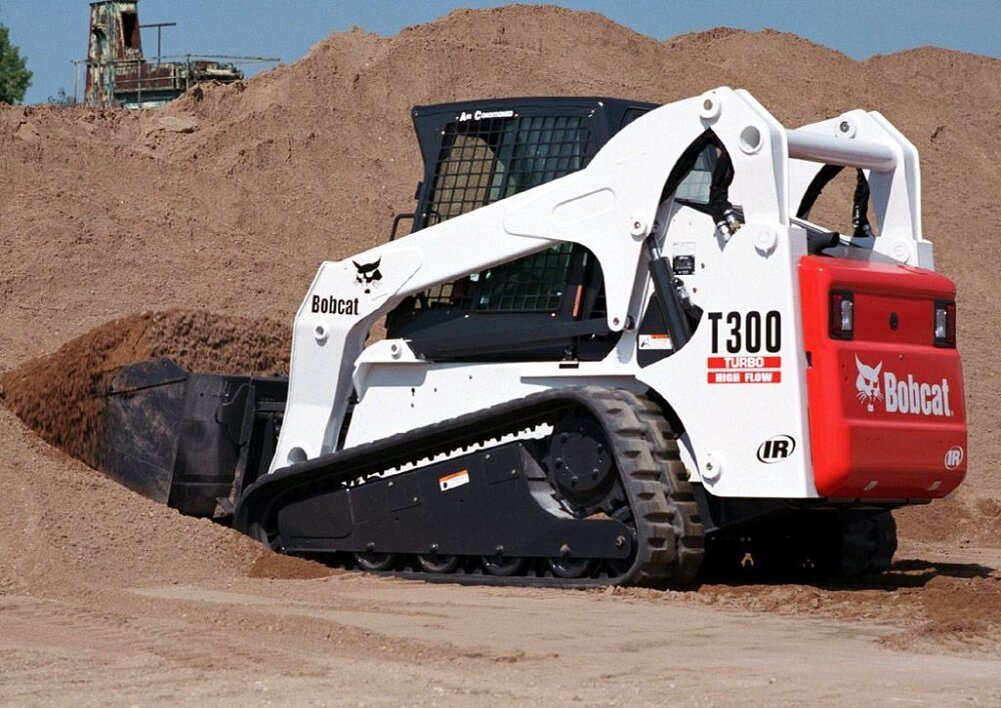 Бобкэт 300. Bobcat t300. Гусеничный мини погрузчик bobcat. Bobcat skid steer weight. Бобкэт 300.