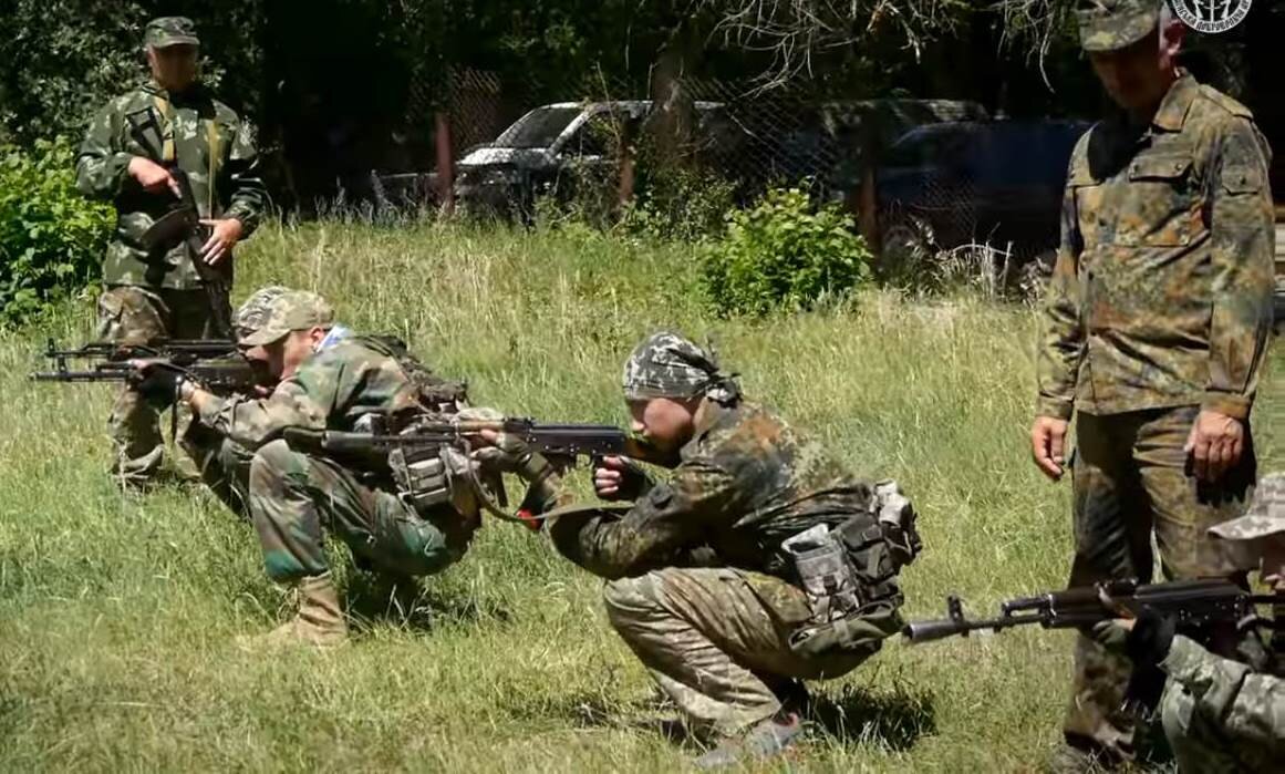 Школы диверсантов украина. Фашистские отряды детей и подростков. Школу диверсантов. Школа диверсантов артамонов. Школа диверсантов.