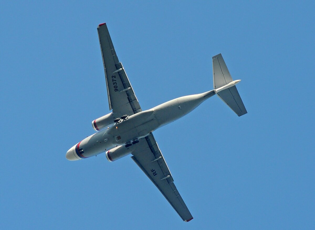  Давно не было фото с Омска-Северного. На днях был в районе работы вечерком, а над головой случилась внезапно движуха )

