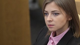  © РИА Новости / Владимир ФедоренкоПерейти в фотобанкПоклонская ответила на обвинения Императорского дома в свой адресГосдума 19 июля одобрила в первом чтении правительственный законопроект об изменениях в пенсионном законодательстве. Фракция "ЕР" ранее решила консолидированно голосовать за, но Поклонская проголосовала против. Лидер фракции "ЕР" Сергей Неверов заявил, что нарушившая фракционную дисциплину Поклонская должна сама принять решение о продолжении членства во фракции. По его словам, решение Поклонской изменило отношение к ней внутри фракции.