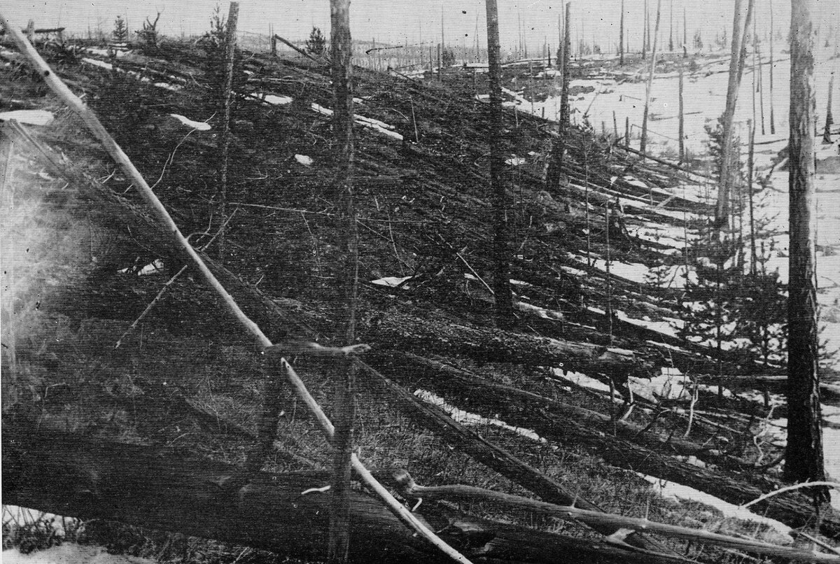 Загадка тунгусского метеорита. Тунгусский взрыв 1908. Место падения Тунгусского метеорита. Тунгусский метеорит озеро. 1908 Год метеорит.