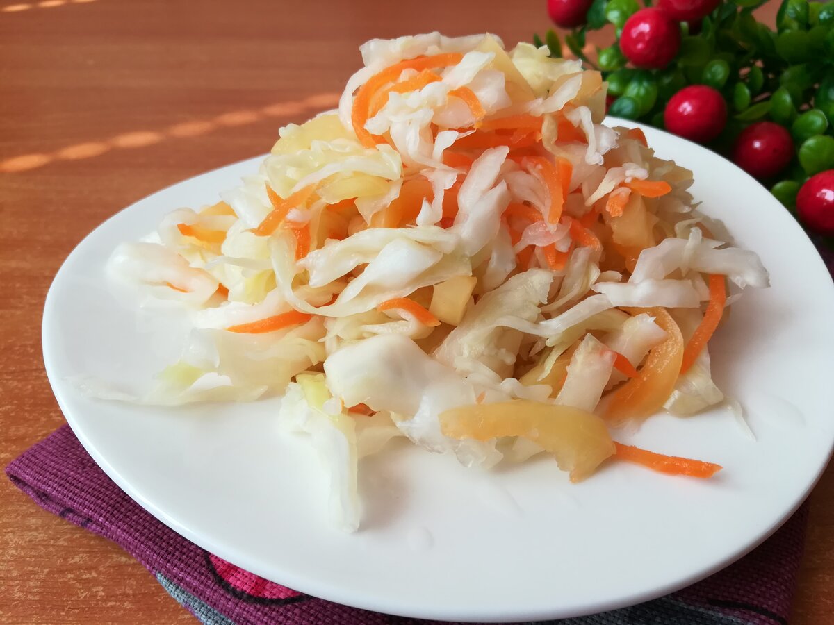 Салат с квашеной капустой