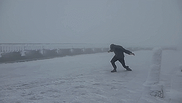 Обледеневшие и унесенные ветром. В Лахта Центре такой аттракцион не запланирован
 
