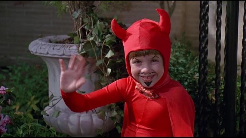 Если вы увидели себя в детском обличье, то стоит задуматься, не ведете ли вы себя, как ребенок. Фото: кадр из фильма "Трудный ребенок"