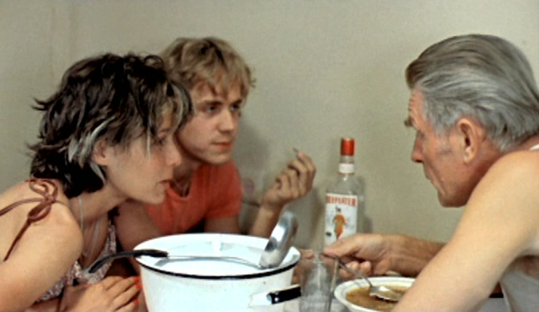 Кадр из фильма «Маленькая Вера» (1988). Скриншот.