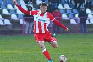 А главным героем Сербии на какое-то время стал малоизвестный 24-летний нападающий Милан Павков, который в прошлом году «парился» в аренде у «Раднички» (забил 23 гола), а в этом сделал дубль в игре против «Ливерпуля»! Интересно, продолжит ли игрок в том же духе и дальше, или дубль в ворота Алисона Бекера так и останется его «Минутой славы»?