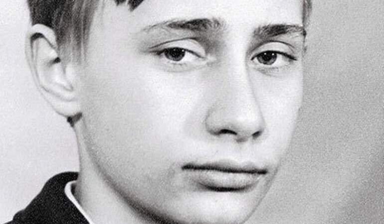 Роман с Кабаевой, увлечение дзюдо, многомиллионное состояние – чего только о нем не говорят! В последние годы Владимир Путин находится в центре внимания всего мира. Мы раскрываем самые интересные факты из жизни президента РФ   Детство Владимир провел в ленинградской коммуналке. Любимое занятие детства, по уверениям самого Путина, - охота на крыс на лестничной площадке.