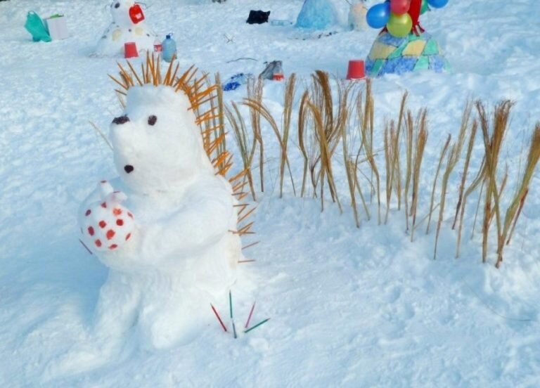 Украшаем двор снежными фигурами