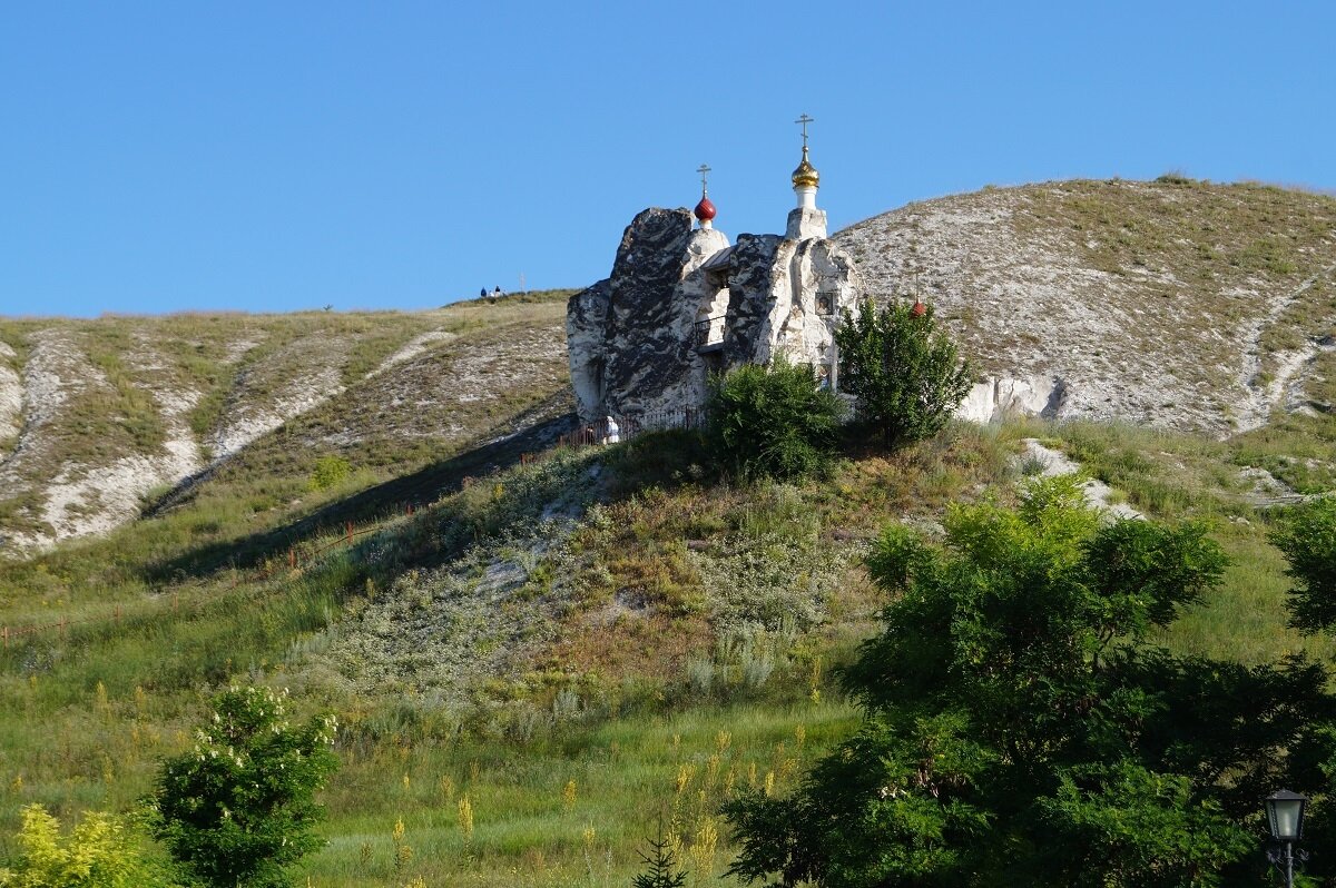 Спасский храм костомарово. Павловск дивногорье. Дивногорье пещерные храмы. Дивногорье костомарово белогорье воронежская. Заповедник дивногорье.