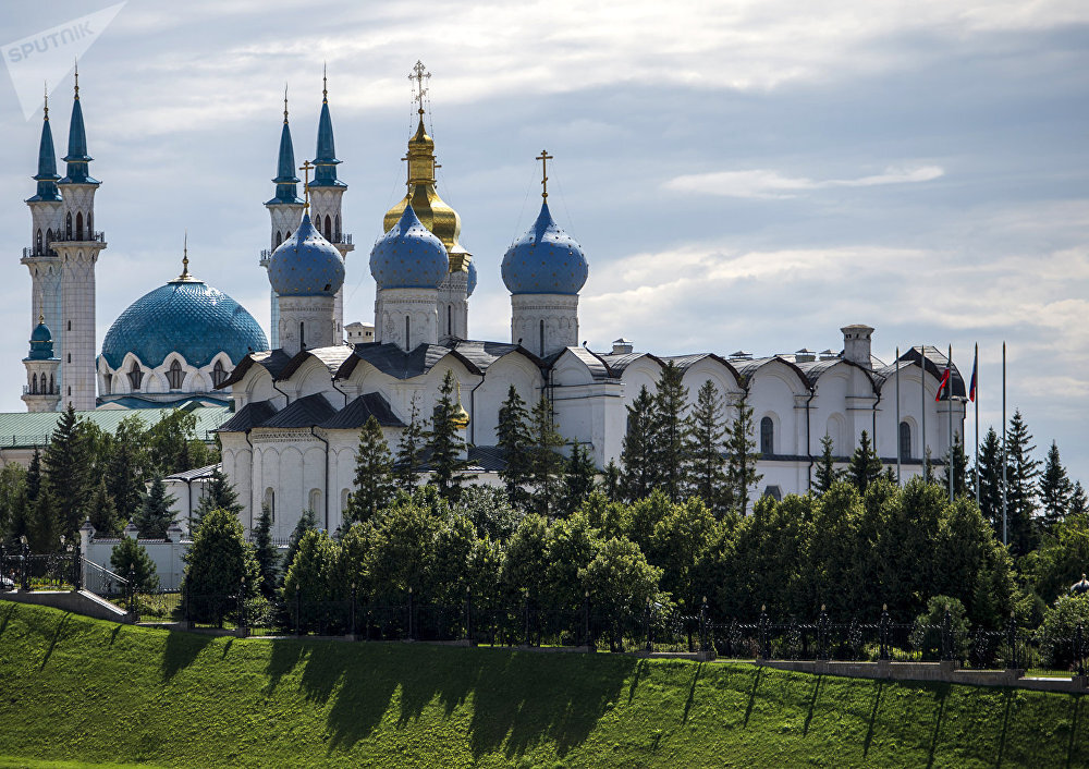 Благовещенский собор Казанского кремля и мечеть Кул-Шариф