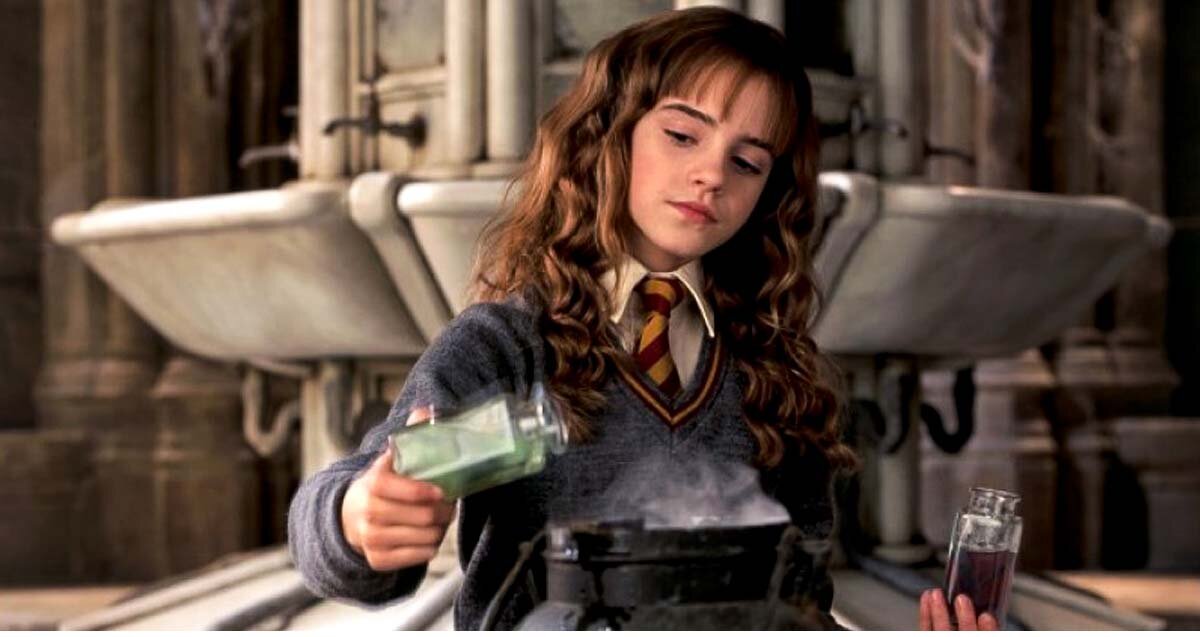 Гермиона готовит борщ