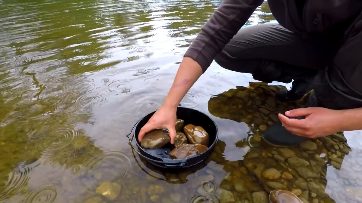 Промойте хорошо камни