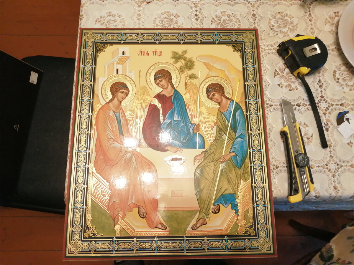 Картина без подвеса на стену.