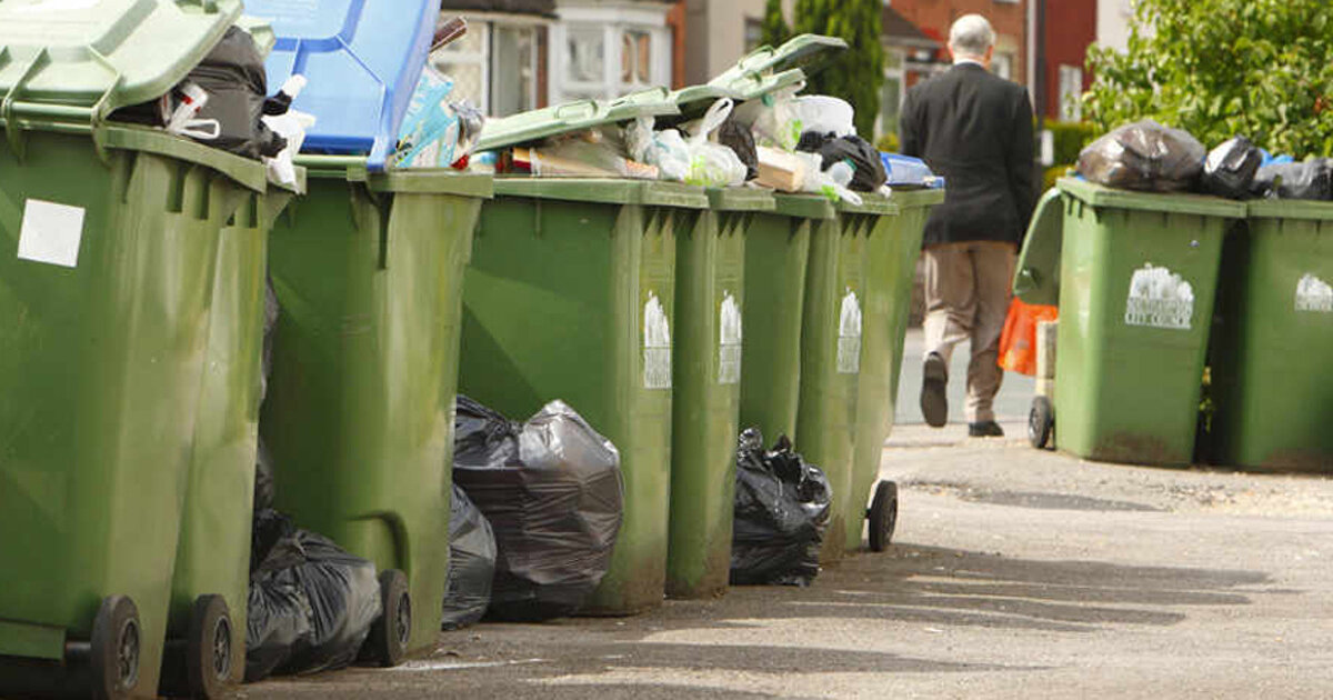 The rubbish bins every week. Мусорный бак. Мусорный контейнер металлический. Контейнер мусорный большой.