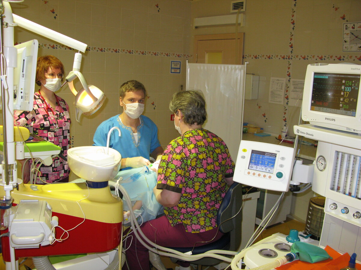 Лечение зубов под общей анестезией  в детской специализированной стоматологической клинике "Маркушка" 