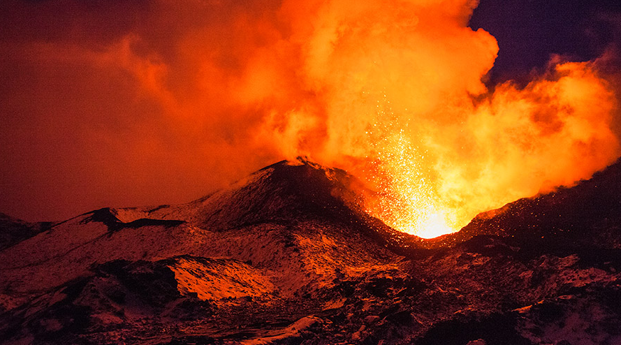 160–180 миллионов лет назад более 100 вулканов превратили центр Австралии в море лавы и огня