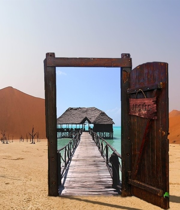 https://cdn.pixabay.com/photo/2017/05/22/23/37/oasis-2335767_960_720.jpg