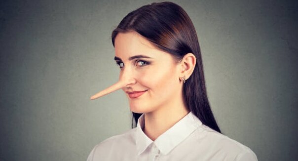 Чаще всего это фейки — несуществующие объекты, реклама которых публикуется для привлечения внимания и получения звонков от потенциальных покупателей. 