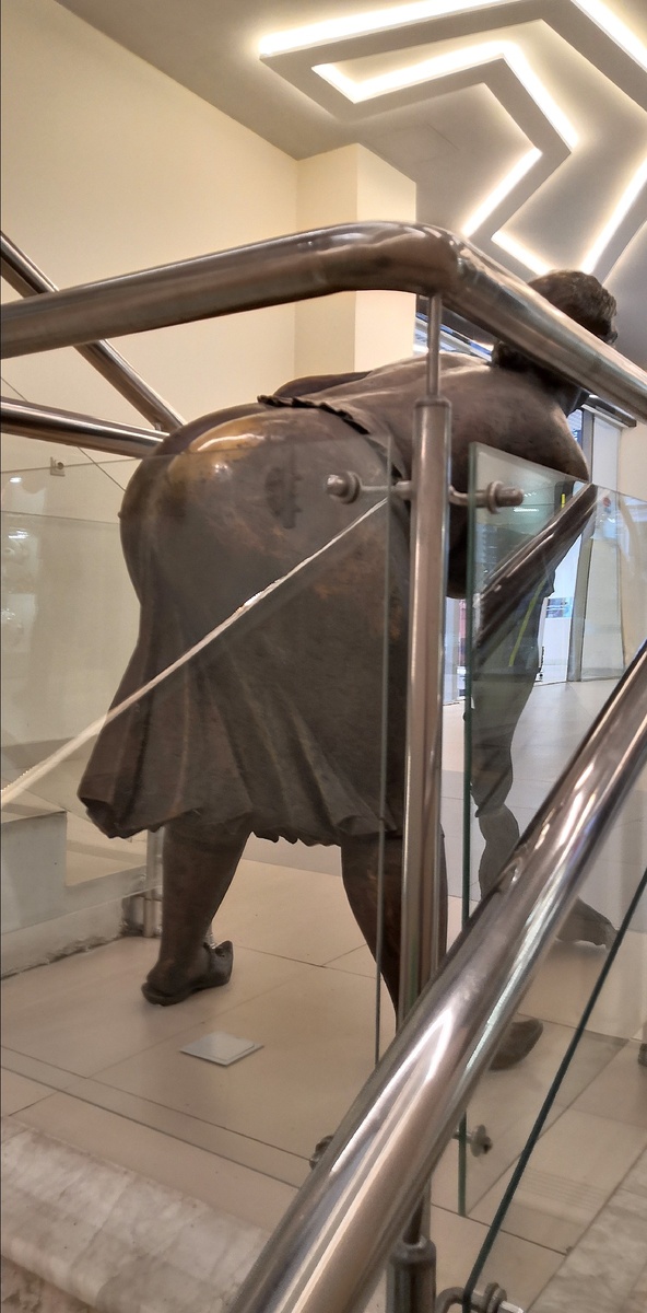 Какие бёдра!!!!