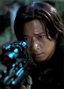 Издание "Новости кино" представляет первый трейлер фильма "Поезд в Пусан 2: Полуостров", который станет продолжением нашумевшего южнокорейского триллера 2016 года выпуска. Ранее стало известно, что во второй серии будет иная сюжетная линия и другие герои, лишь действие будет происходить в той же вселенной. 
По сюжету, молодому солдату, сумевшему выбраться с зараженного превращающим людей в зомби в вирусом полуострова, приходится вернуться в карантинную зону. На каждом шагу ему грозит смертельная опасность и она исходит не только от плотоядных мертвецов.

Производственный бюджет продолжения оценивается в весьма скромную по голливудским меркам сумму в 16 миллионов долларов, то есть он больше бюджета первого фильма в два раза. Релиз запланирован на август 2020 года. Выйдет ли фильм в российский прокат, пока неизвестно.

Напомним, что первая часть оказалась очень успешна: ее сборы превысили 90 миллионов долларов. Предполагалось, что в США будет снята своя версия картины, но до настоящего момента проект так и не был запущен в производство.