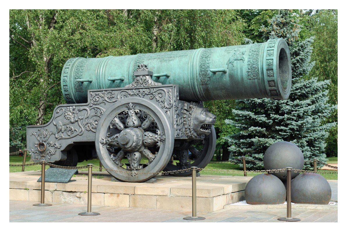 Царь-пушка в Кремле 