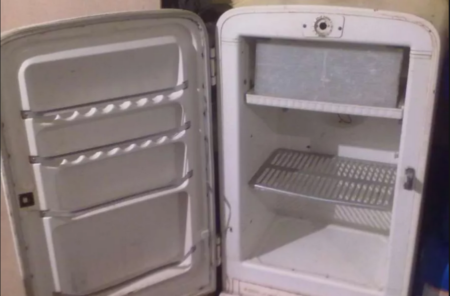 Фред Уолф изобрел первый коммерчески эффективный электрический холодильник .