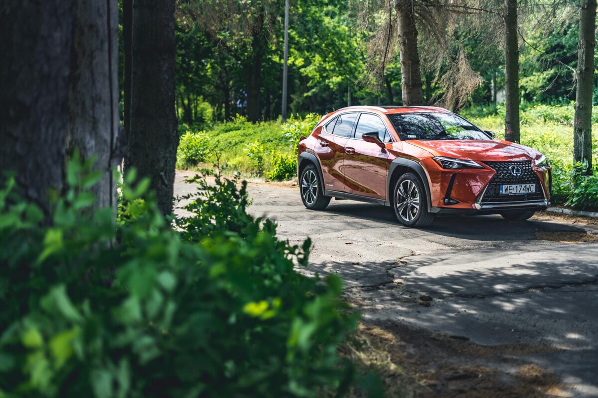 Lexus UX 250h - таким должен быть городской автомобиль премиум-класса!