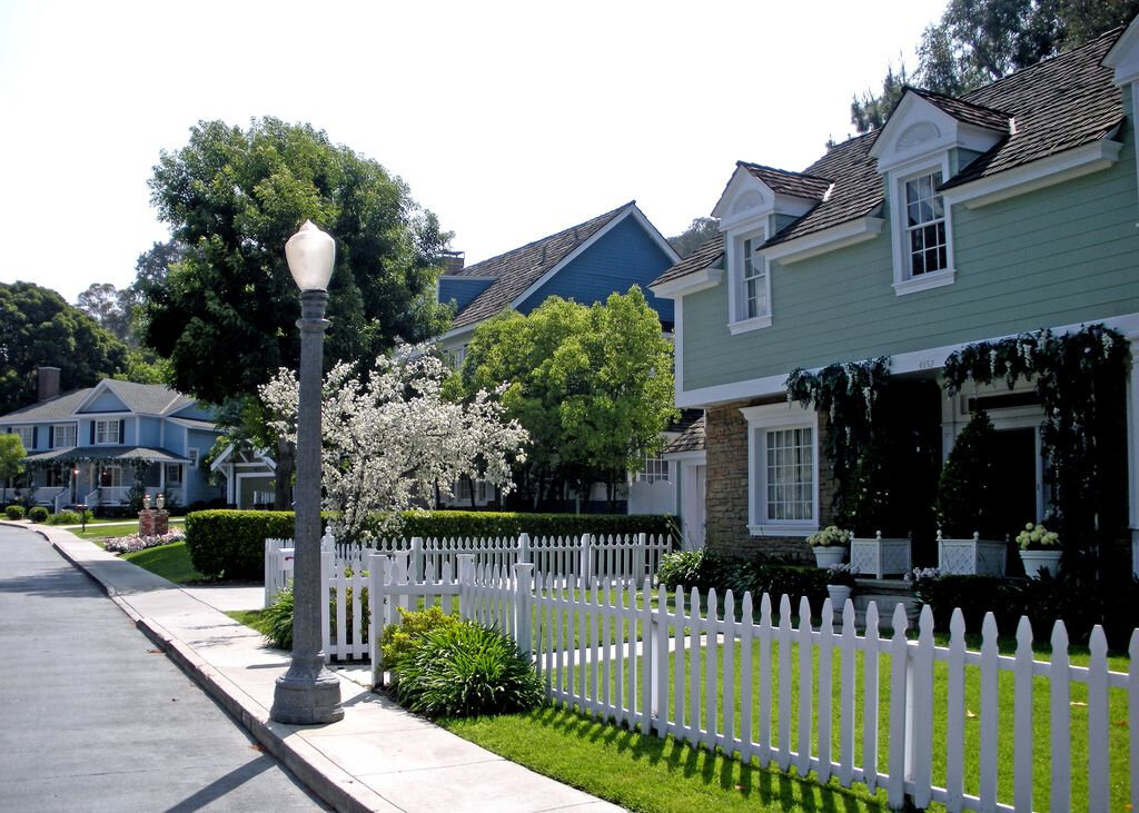 Штакетник на Wysteria Lane, Universal Studios. Desperate Housewives