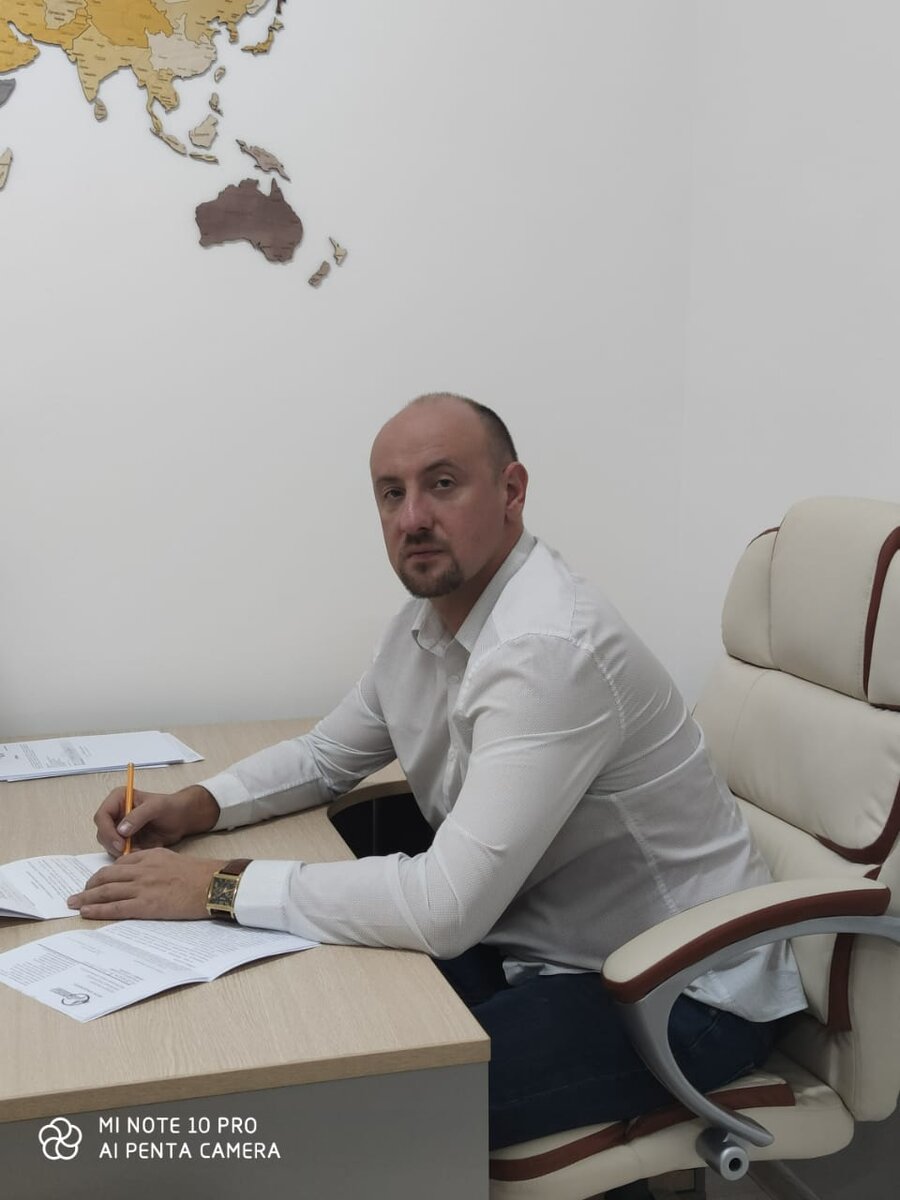 Меня зовут Денис Данилов. Я руководитель юридического центра "Защитник". Если у вас есть вопросы, пишите в комментариях :)