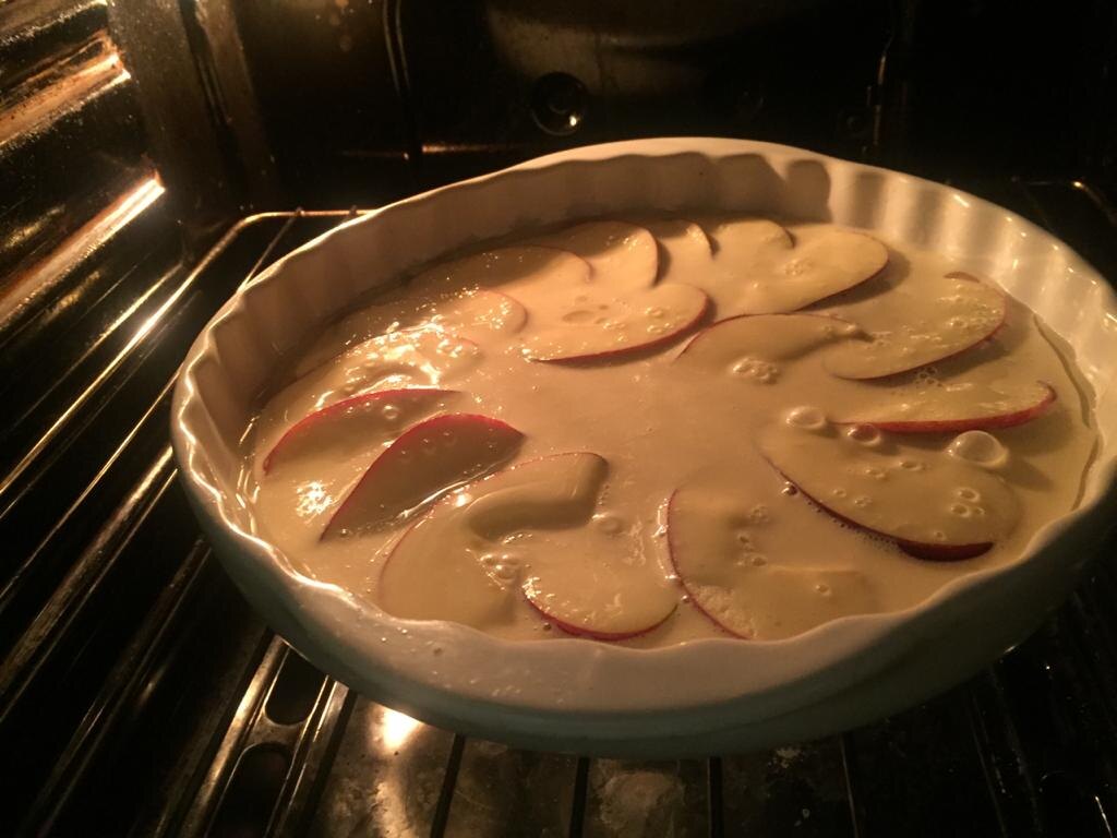 Форму для выпечки покупал по акции  в Магните. Очень удобная!