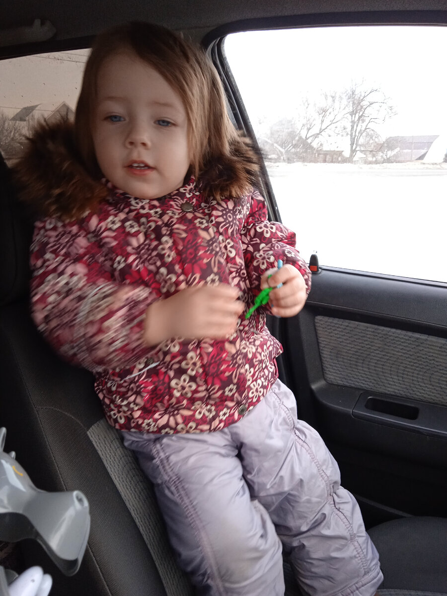 Дочка продержалась дольше всех, но сегодня ночью и она заболела 😔 