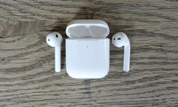 AirPods от Apple - одни из самых популярных беспроводных наушников и не зря. 