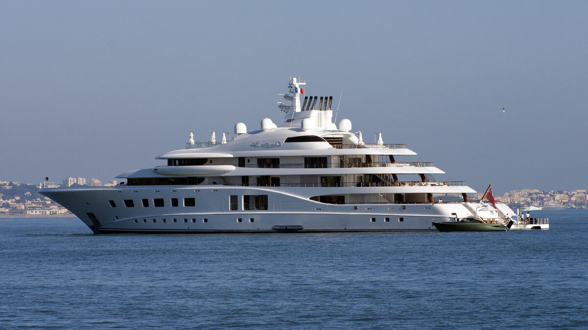 Думаешь легко ему, бедному