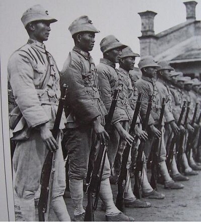 Китайские солдаты с винтовками 88. Вероятно, 1920-е годы.