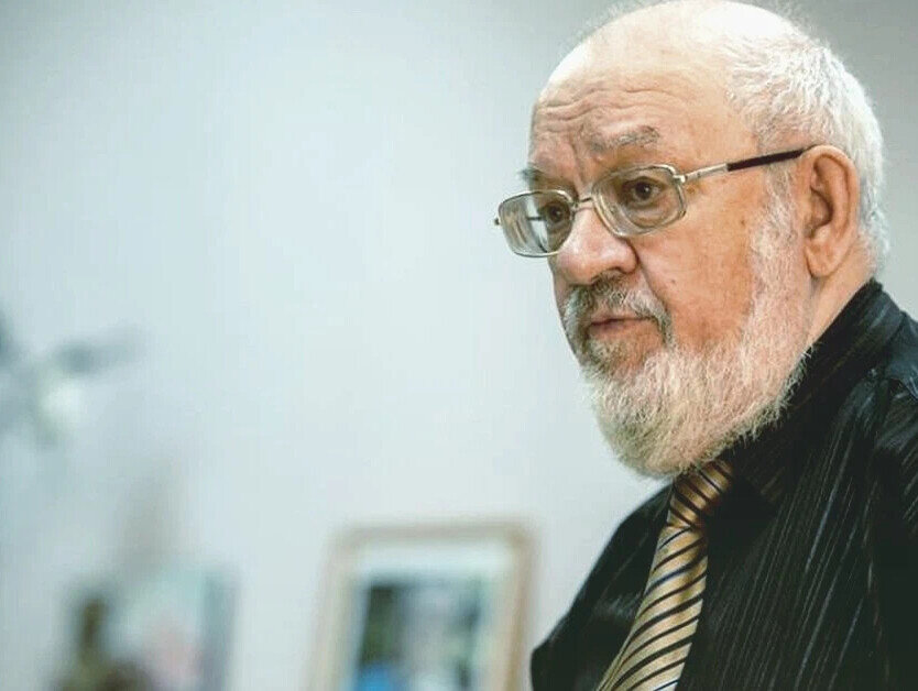 Арнольд Харитонов награждён медалью "За строительство БАМ"