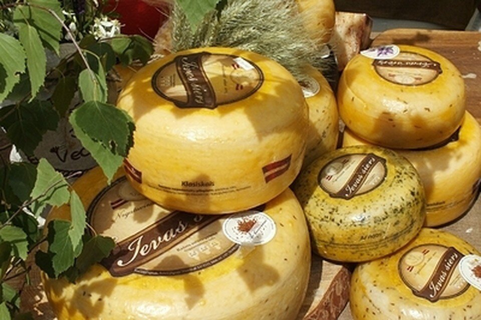     Латвийская компания Cesvaines piens переименует "Российский" сыр в "Тильзитер" на фоне ситуации на Украине  GLOBAL LOOK PRESS