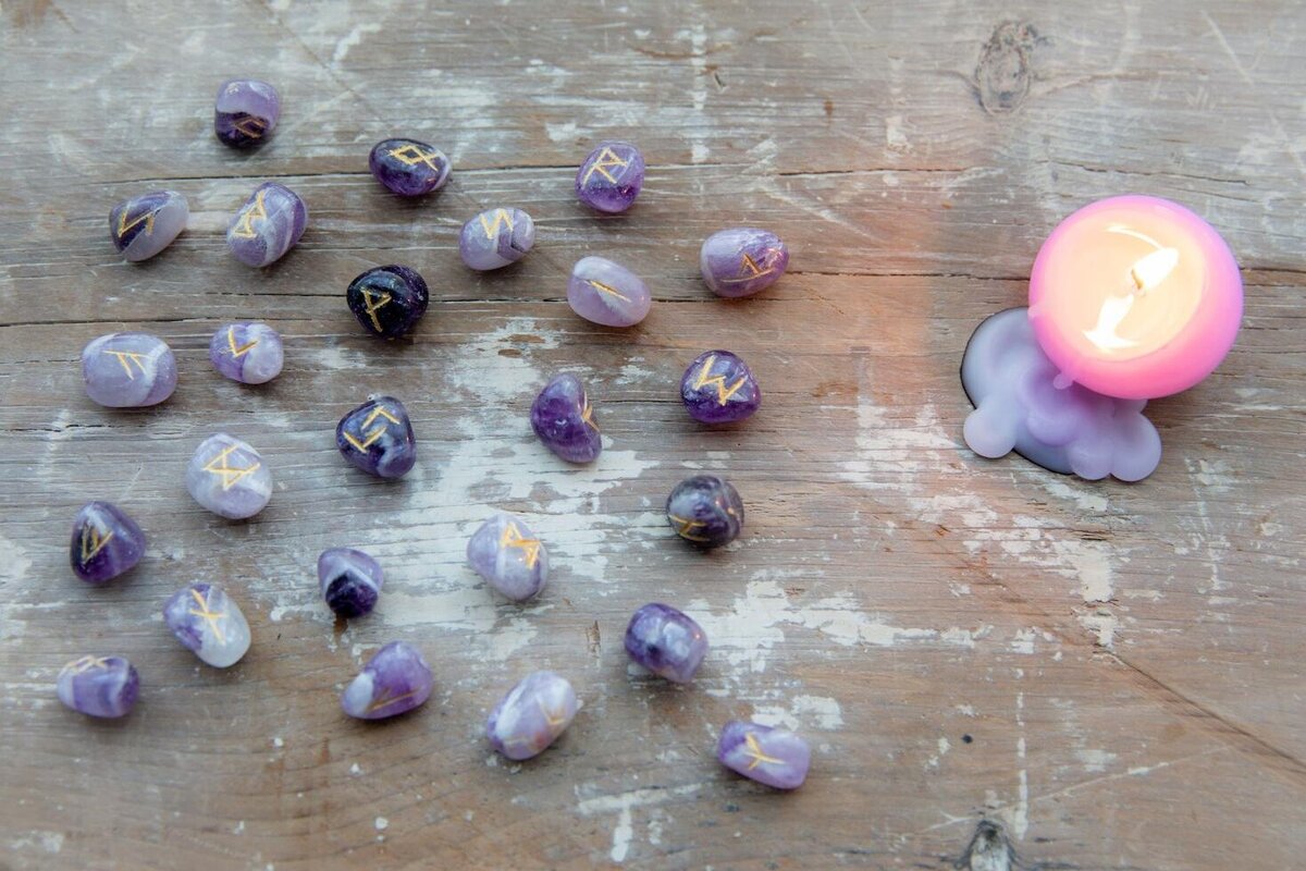     Руна Кеназ: о чем говорит этот символ Старшего Футарка