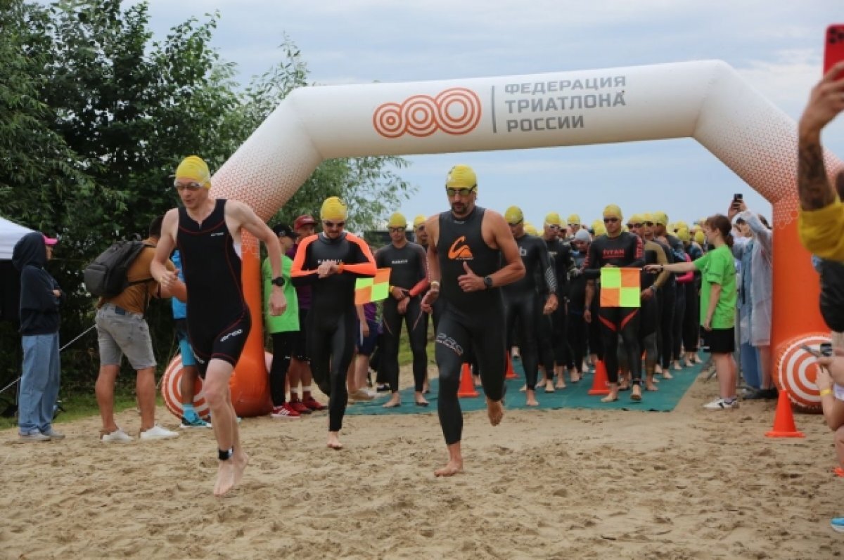    В Липецке подвели итоги соревнований по триатлону в День физкультурника